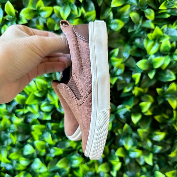 Old Navy Slip On Shoes Toddler Size 5 - Picture 4 of 6